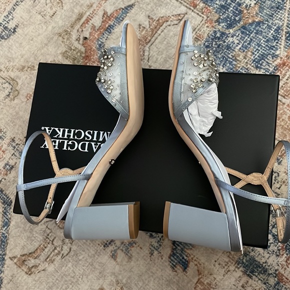 NWT-Badgley Mischka Women's Blaine Heeled Sandal, size 7.5, whisper blue satin - Picture 8 of 16